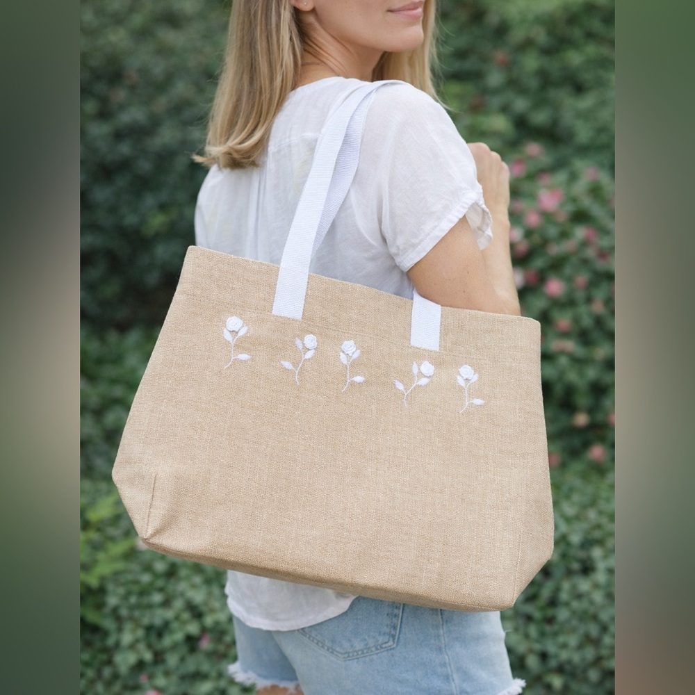 New Dillards Neutral Tote Bag 🤎🤍